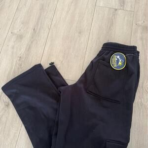 Oscar sports black fleece cargo